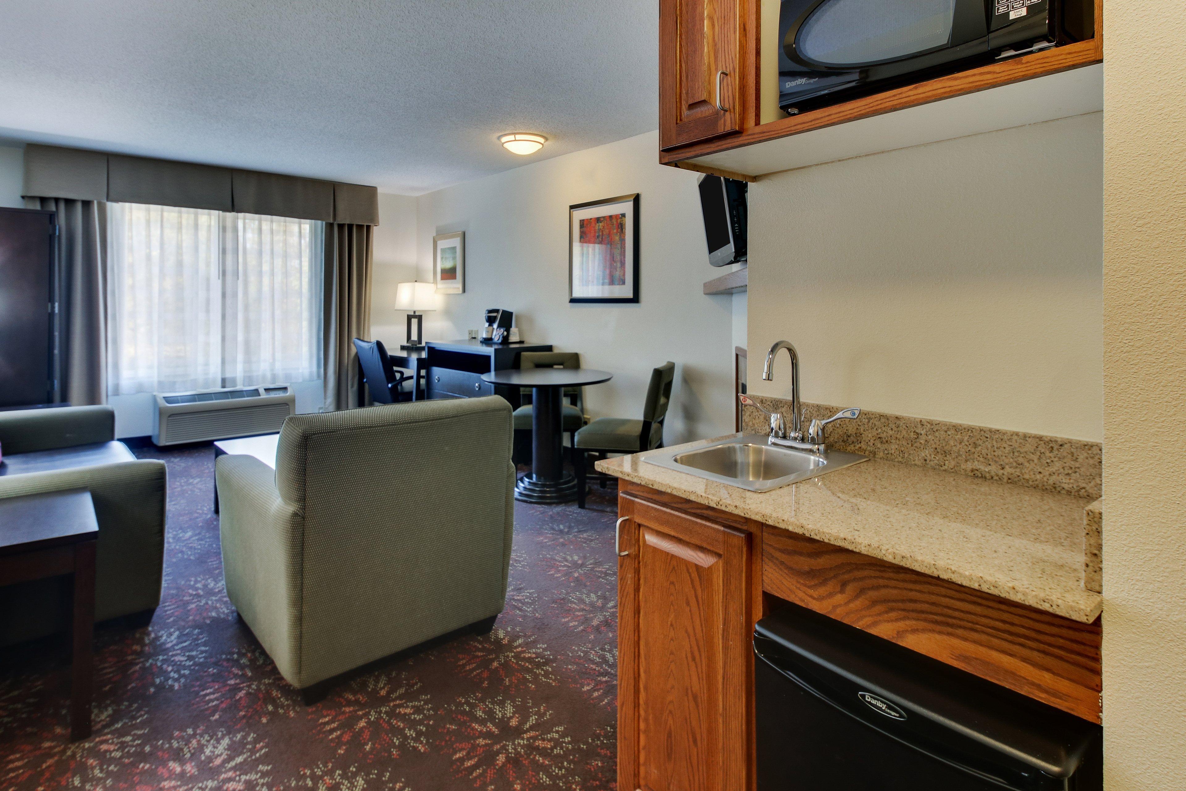 Hotel Express & Lancaster-lititz By Ihg 2*