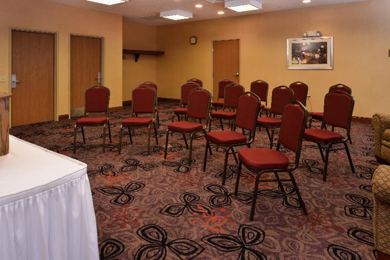 Hotel Express & Lancaster-lititz By Ihg 2*