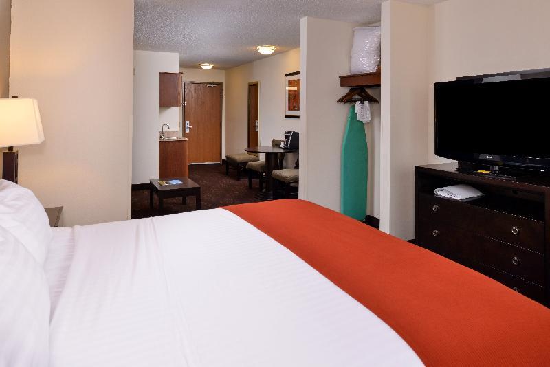 Express & Lancaster-lititz By Ihg Hotel 2*